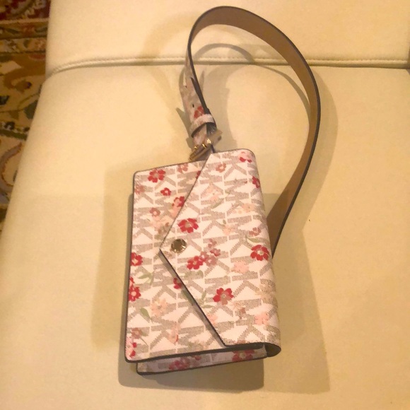 Brand New Michael Kors Belt Bag/ Signature&Logo